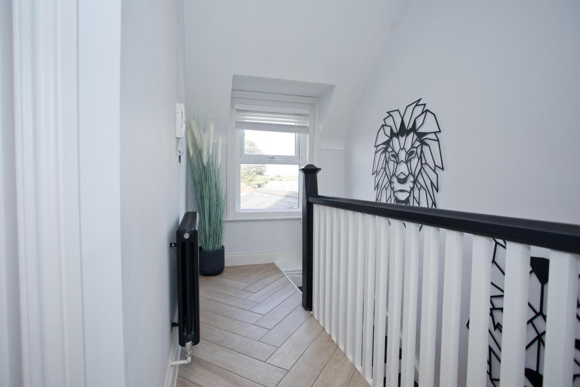 Ultra Stylish Apt Set In An Affluent Location Poole Exterior foto